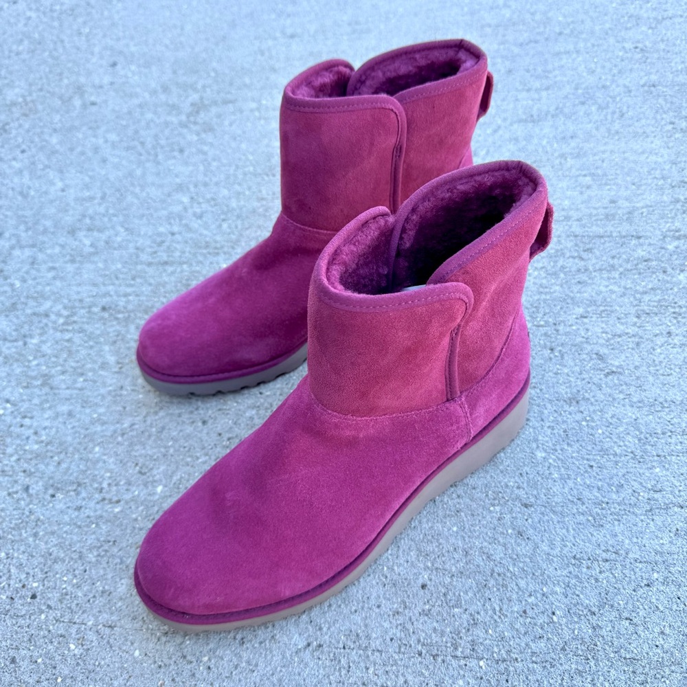 NEW! UGG Kristin Wedge Heel Seude Leather & Wool Boots